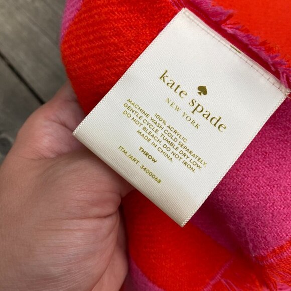 100% Arcylic Kate Spade Throw Blanket Red - Picture 3 of 9